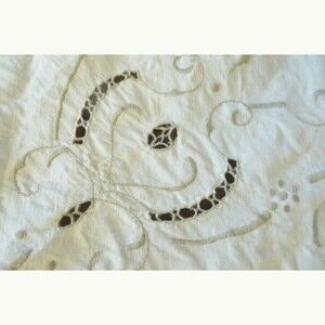 Vintage Madeira hand embroidered cutout cutwork lace 57x83" linen tablecloth EUC